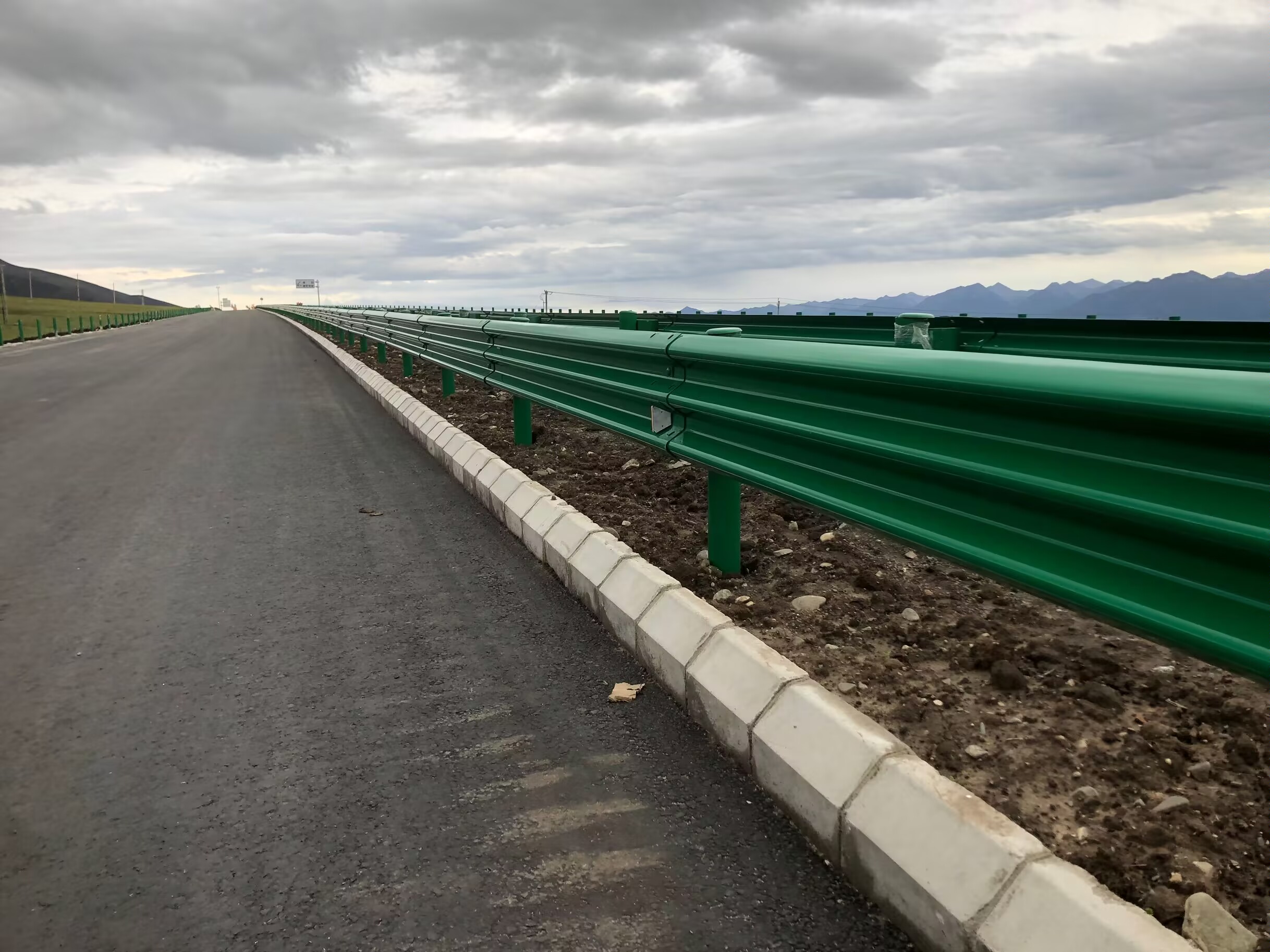 苍溪县乡村公路波形护栏乡村公路波形护栏 - 推荐